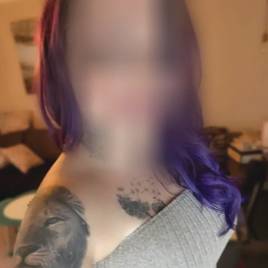 Ela, 30