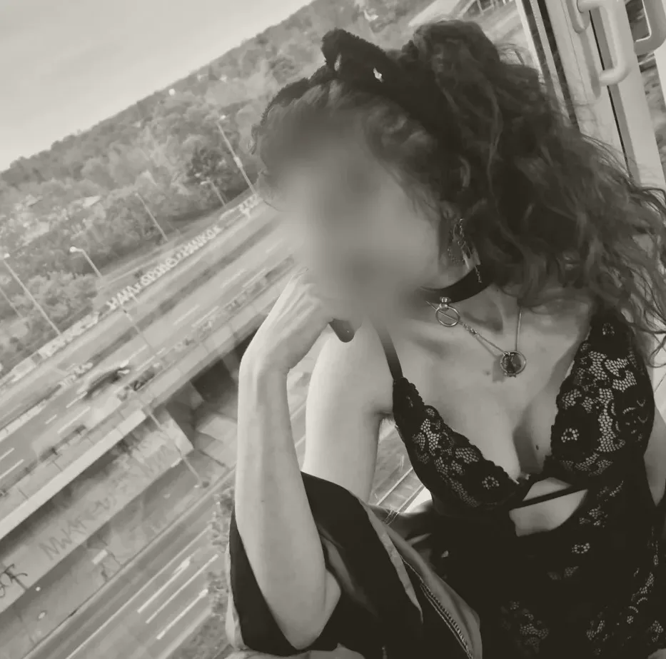 Ida, 22