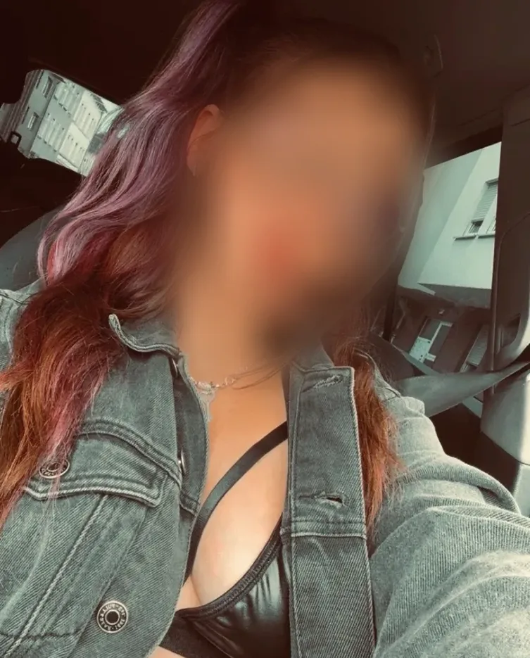 Jana, 27