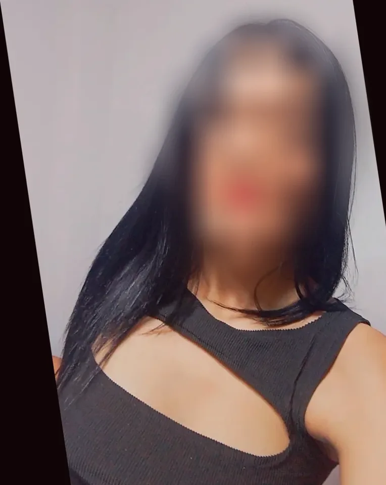 Lara, 25