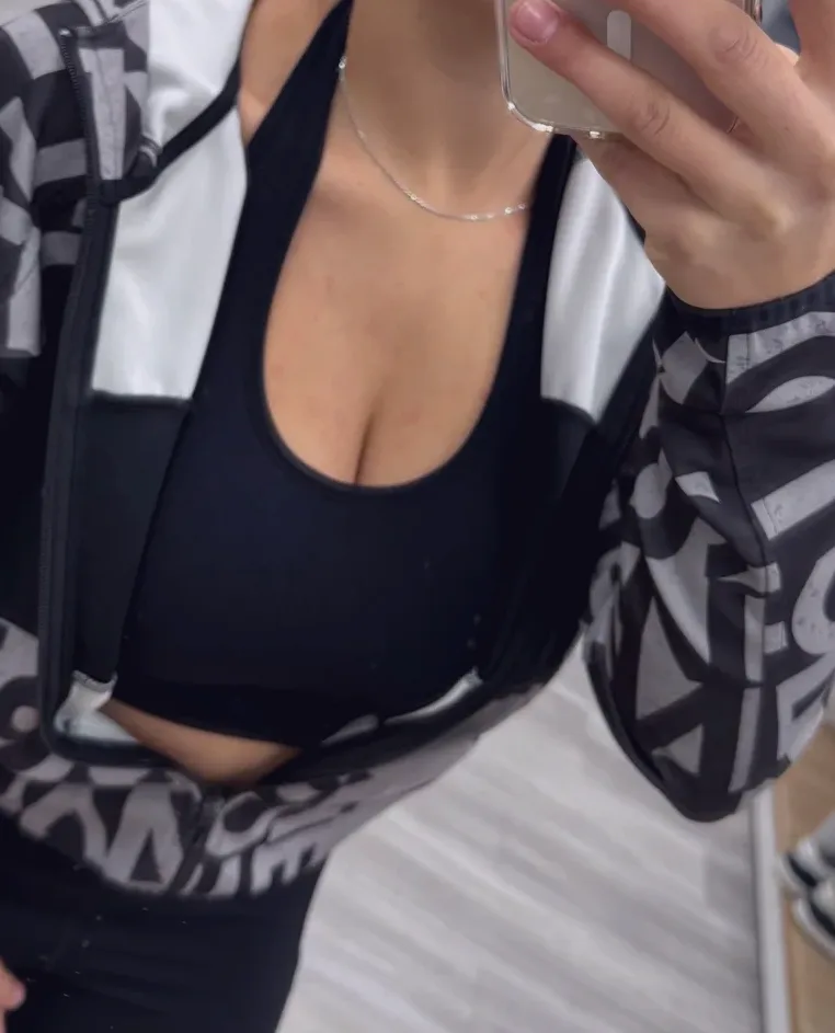 Lotta, 19
