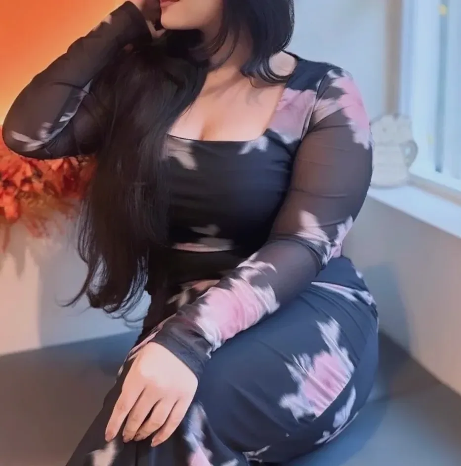 Marina, 30