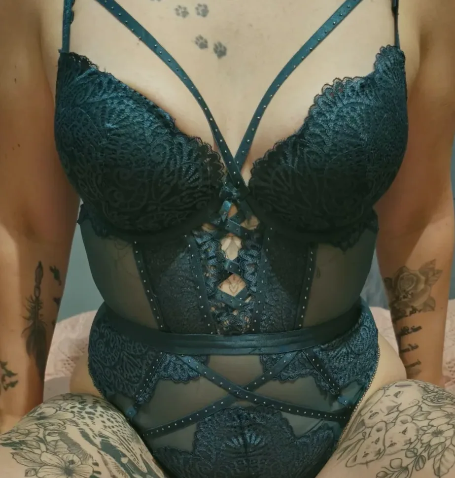 Thea, 28