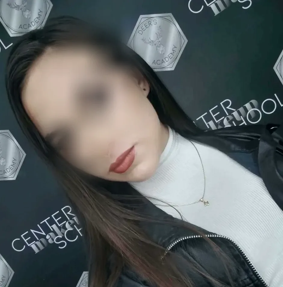 Yasmin, 25